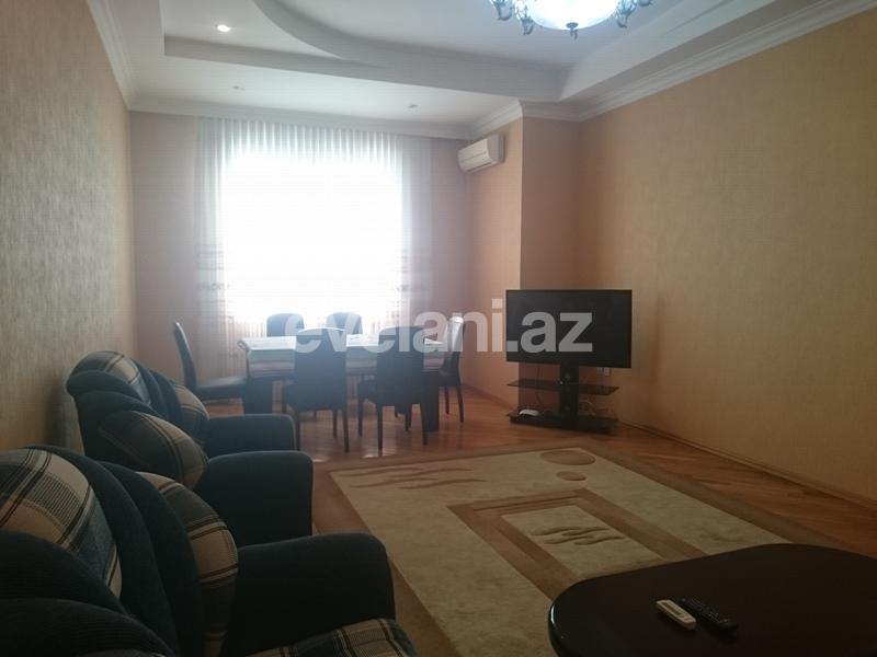 Kirayə verilir, yeni tikili, 3 otaqlı, 120 m², 28 may m.