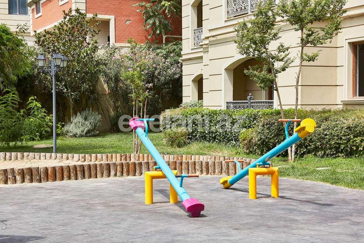 Satılır, yeni tikili, 5 otaqlı, 300 m², Gənclik m.