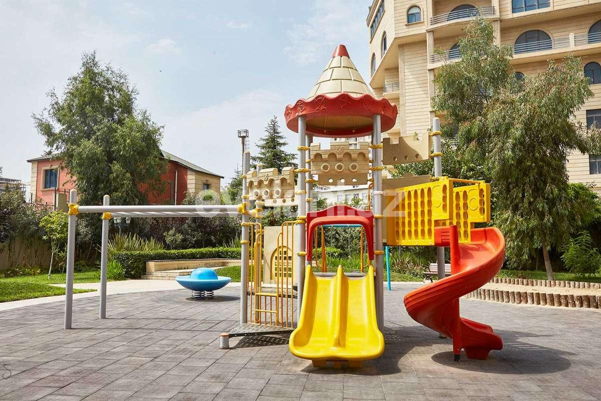 Satılır, yeni tikili, 5 otaqlı, 300 m², Gənclik m.