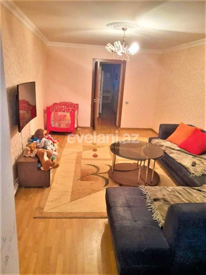 Sale, old building, 3 room, 75 m², Nasimi r.