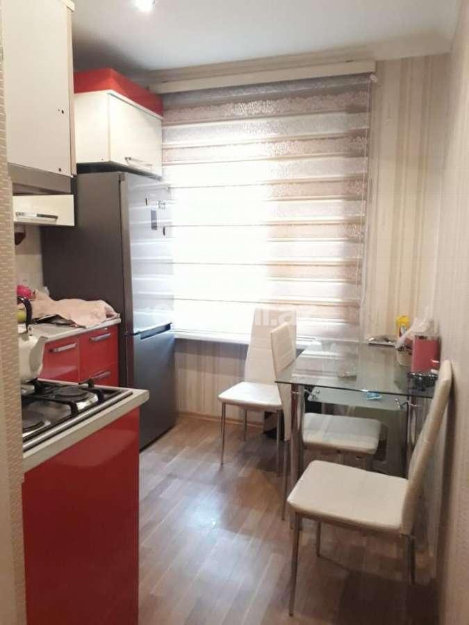 Kirayə verilir, köhnə tikili, 2 otaqlı, 45 m², Elmlər Akademiyası m.