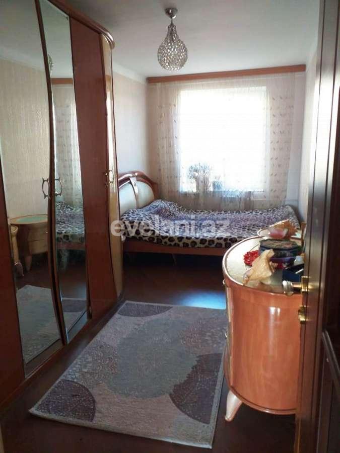 Sale, old building, 3 room, 75 m², Inshaatchilar m.