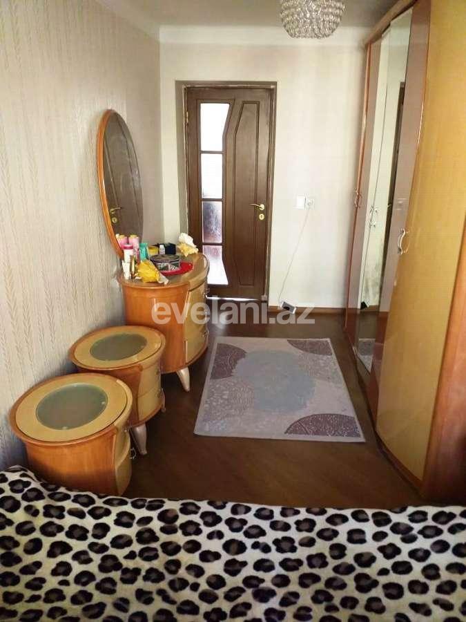 Sale, old building, 3 room, 75 m², Inshaatchilar m.