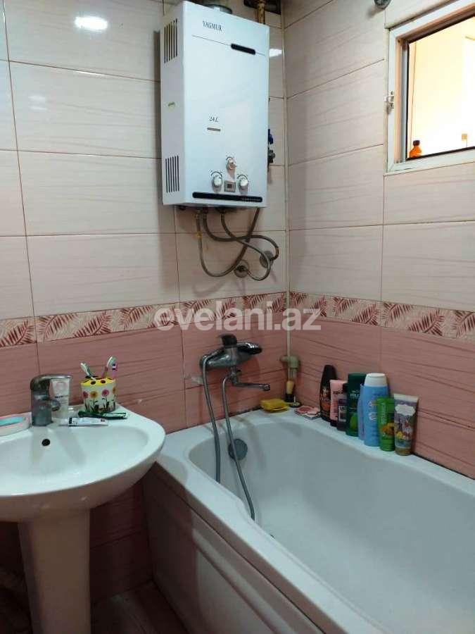 Sale, old building, 3 room, 75 m², Inshaatchilar m.