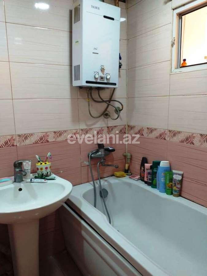 Sale, old building, 3 room, 75 m², Inshaatchilar m.