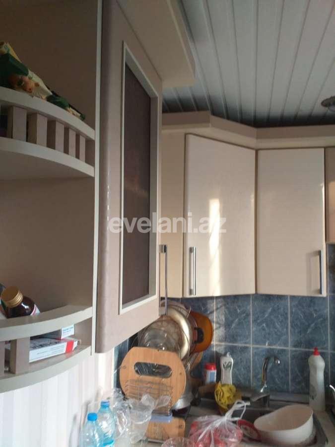 Sale, old building, 3 room, 75 m², Inshaatchilar m.