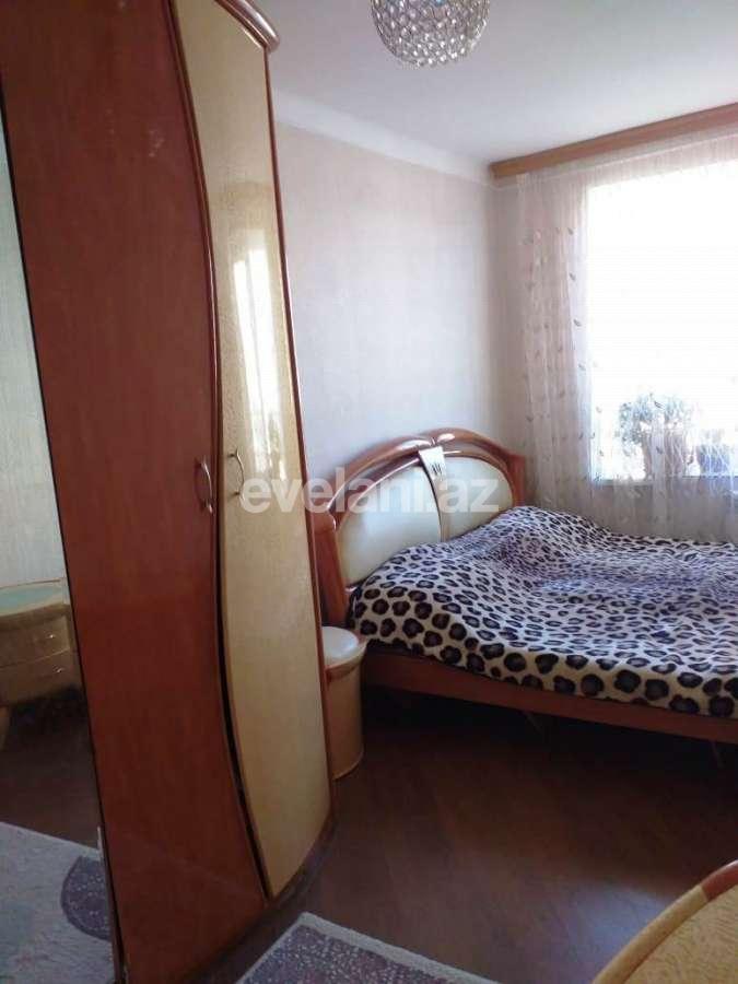 Sale, old building, 3 room, 75 m², Inshaatchilar m.