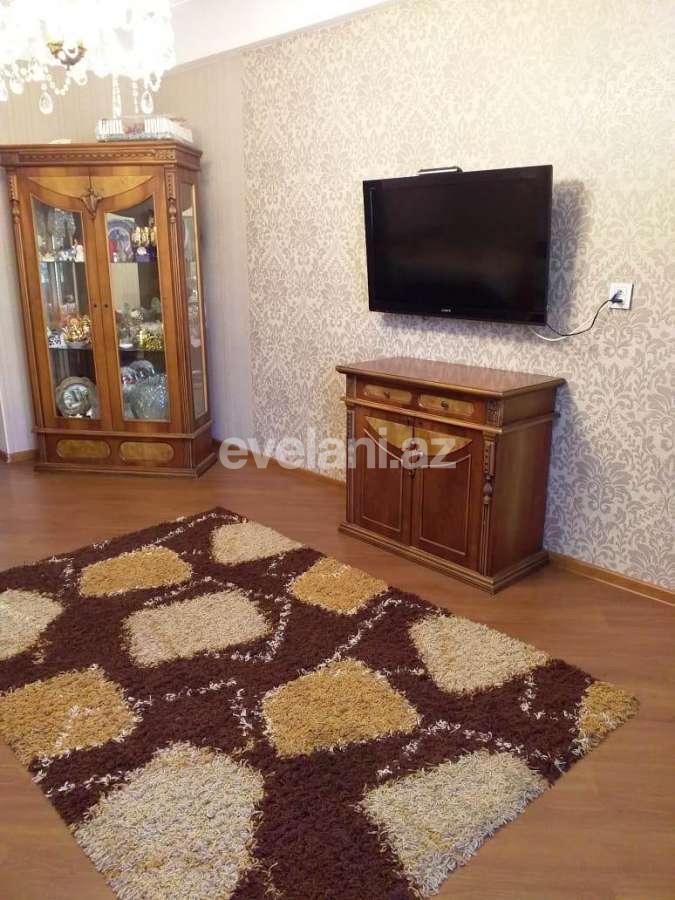 Sale, old building, 3 room, 75 m², Inshaatchilar m.
