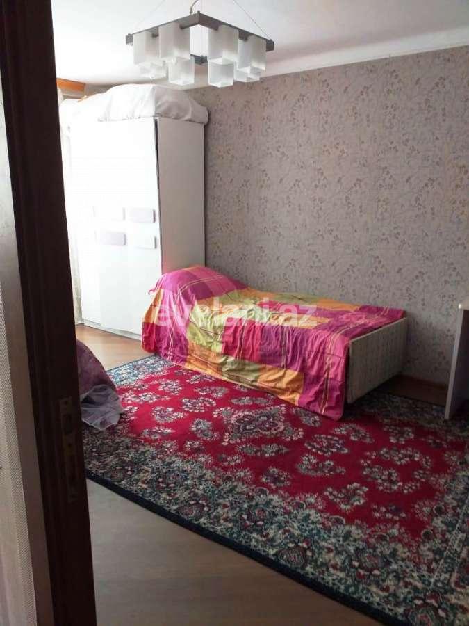 Sale, old building, 3 room, 75 m², Inshaatchilar m.