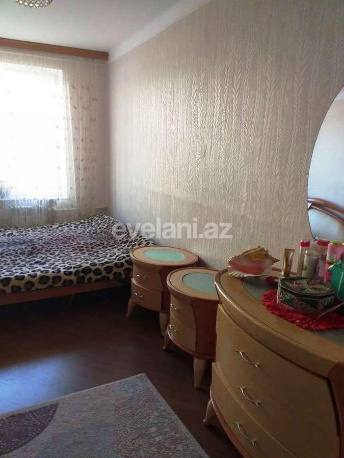 Sale, old building, 3 room, 75 m², Inshaatchilar m.