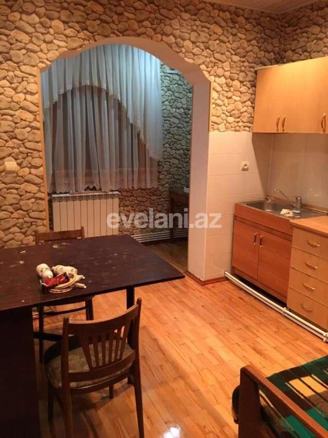 Sale, old building, 2 room, 45 m², Inshaatchilar m.