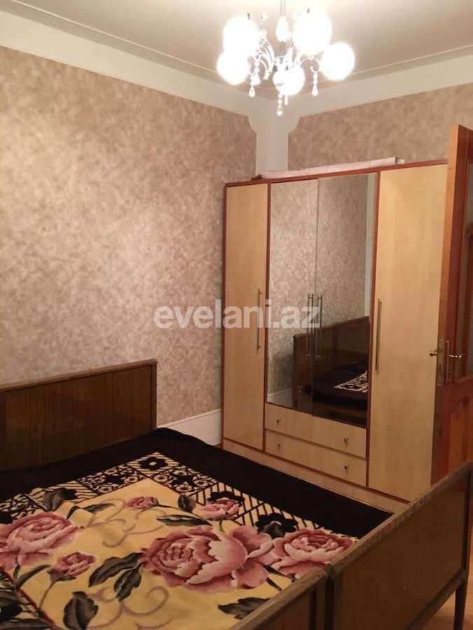 Sale, old building, 2 room, 45 m², Inshaatchilar m.
