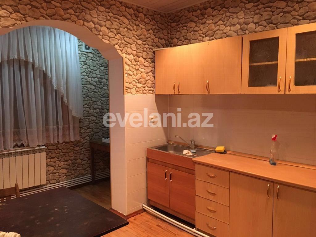 Sale, old building, 2 room, 45 m², Inshaatchilar m.