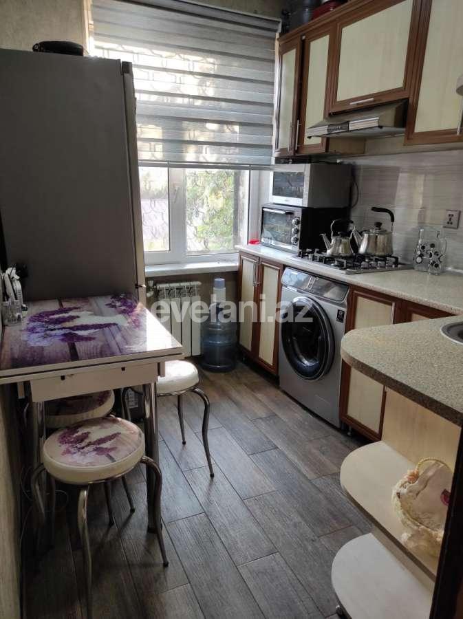 Продаётся, вторичка, 3-комнаты, 50 m², Элмляр Академиясы m.