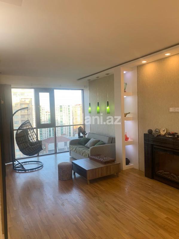 Satılır, yeni tikili, 2 otaqlı, 76 m², İnşaatçılar m.