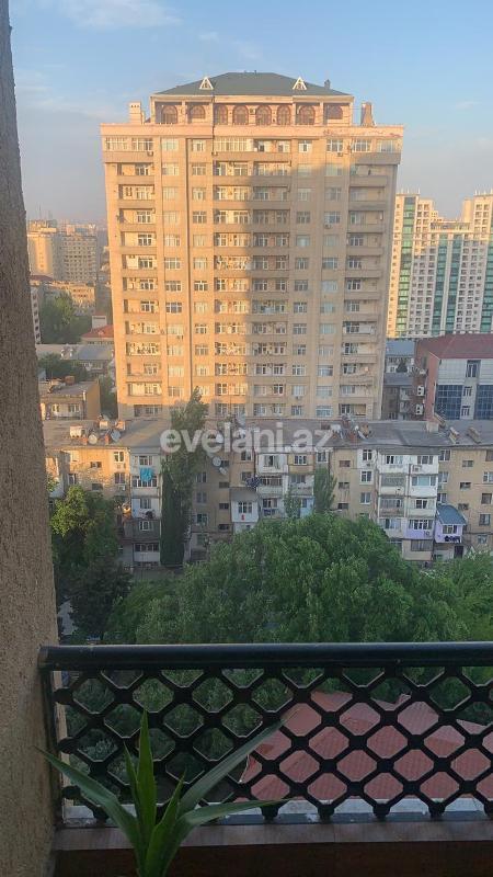 Satılır, yeni tikili, 2 otaqlı, 76 m², İnşaatçılar m.