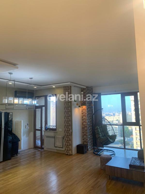 Satılır, yeni tikili, 2 otaqlı, 76 m², İnşaatçılar m.