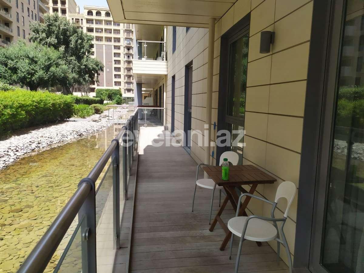 Kirayə verilir, yeni tikili, 3500 otaqlı, 165 m², 28 may m.