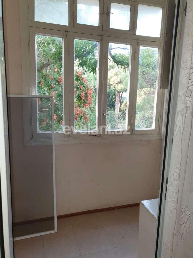 Rent, old building, 3 room, 65 m², Elmlar Akademiyası m.