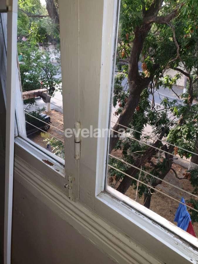 Rent, old building, 3 room, 65 m², Elmlar Akademiyası m.