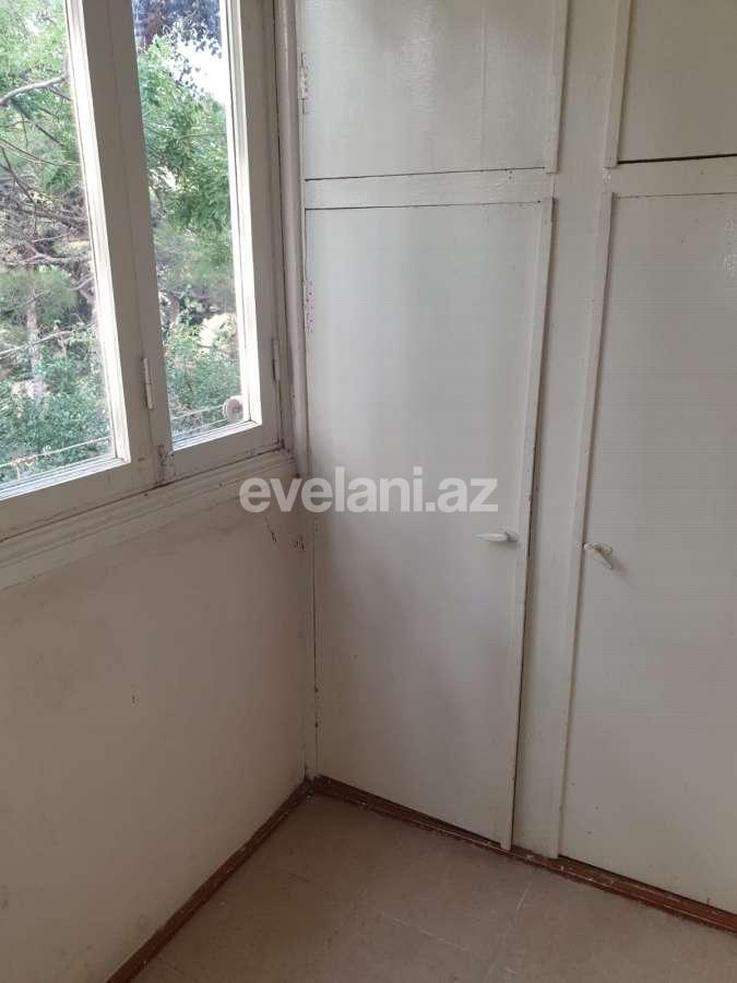 Rent, old building, 3 room, 65 m², Elmlar Akademiyası m.