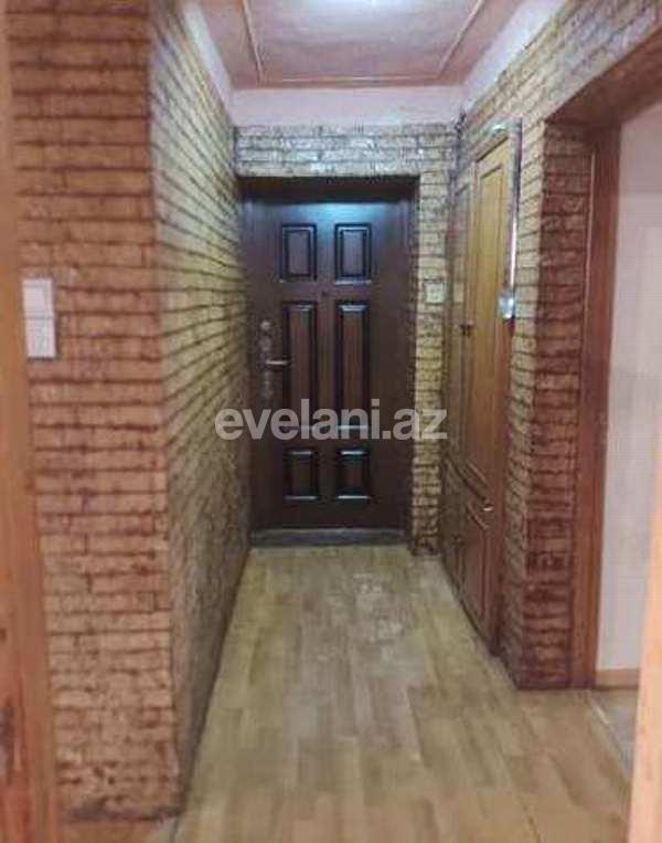 Sale, old building, 3 room, 70 m², Gara Garayev m.