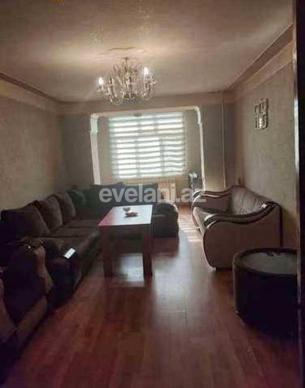 Sale, old building, 3 room, 70 m², Gara Garayev m.