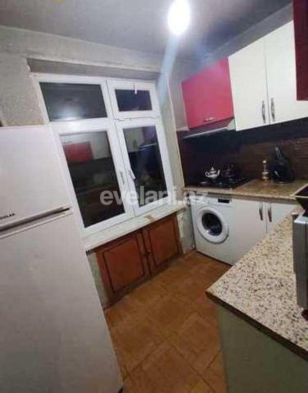 Sale, old building, 3 room, 70 m², Gara Garayev m.