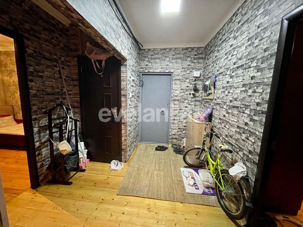 Satılır, köhnə tikili, 3 otaqlı, 80 m², Xalqlar Dostluğu m.