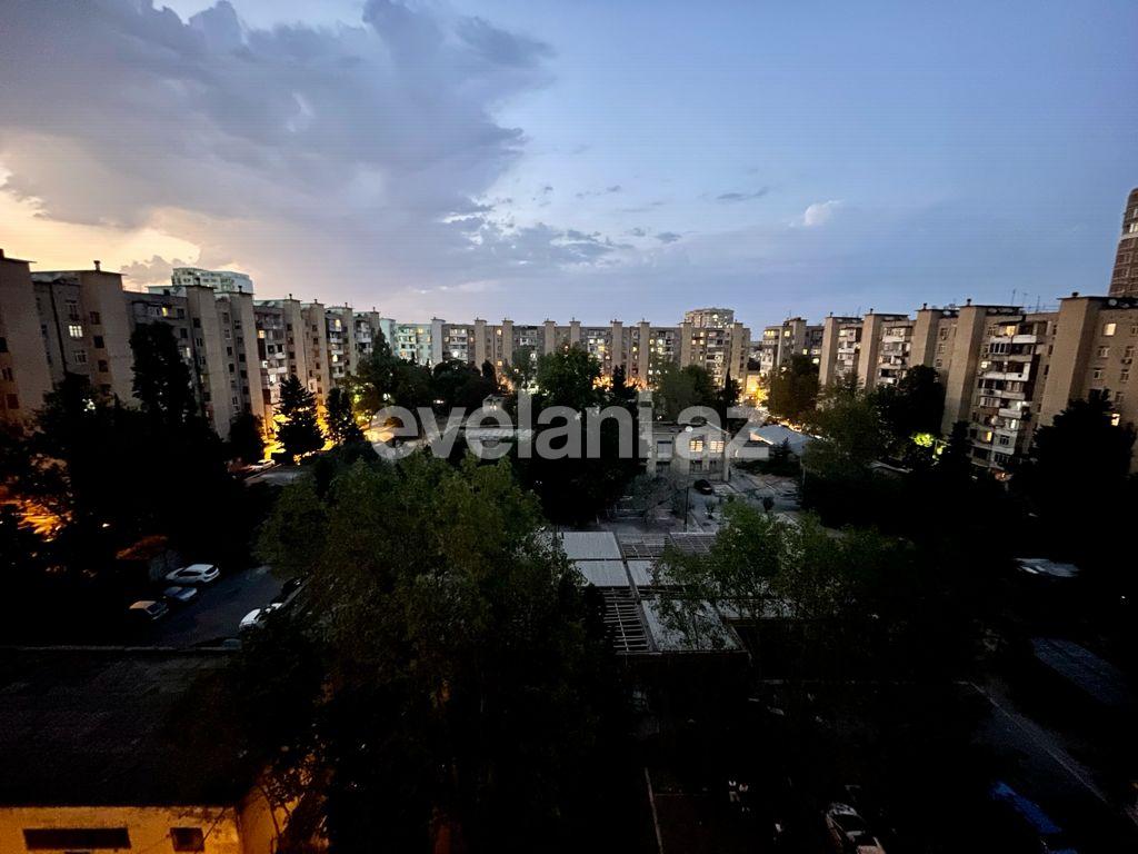 Satılır, köhnə tikili, 3 otaqlı, 80 m², Xalqlar Dostluğu m.