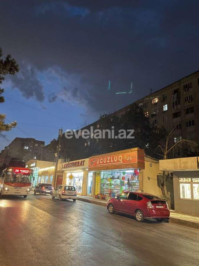 Satılır, köhnə tikili, 3 otaqlı, 80 m², Xalqlar Dostluğu m.