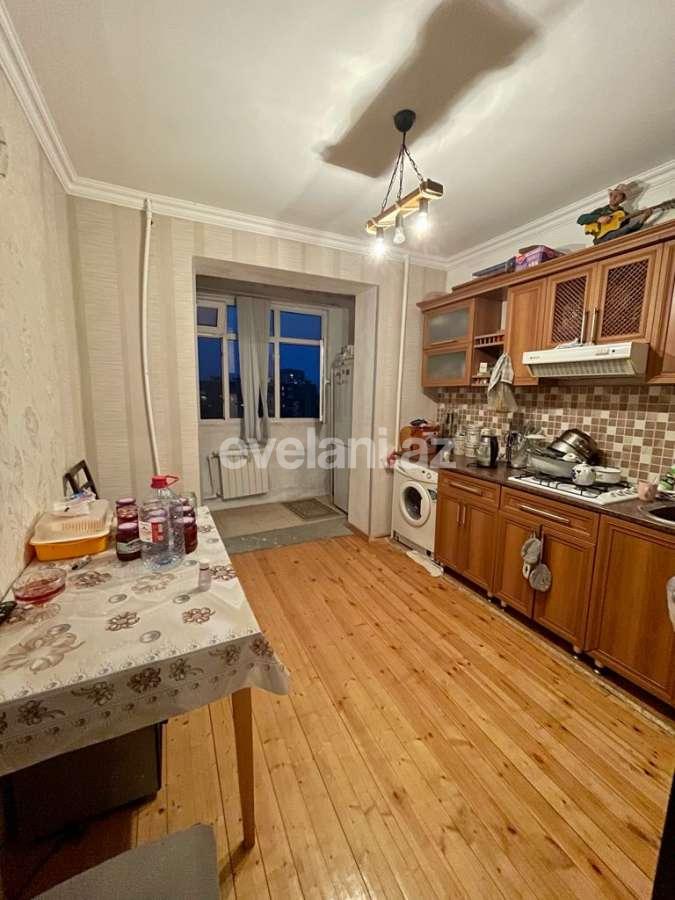 Satılır, köhnə tikili, 3 otaqlı, 80 m², Xalqlar Dostluğu m.