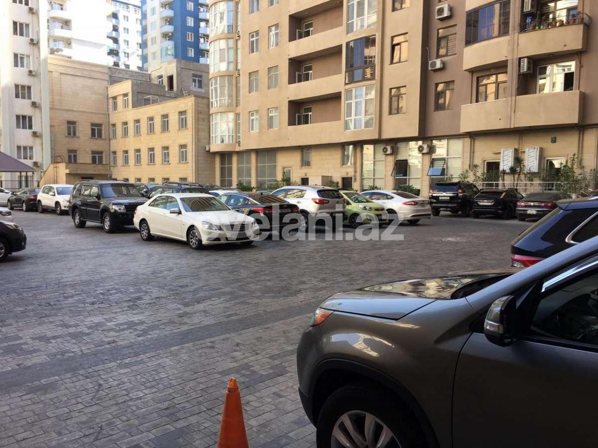 Продаётся, новостройка, 3-комнаты, 110 m², Низами m.