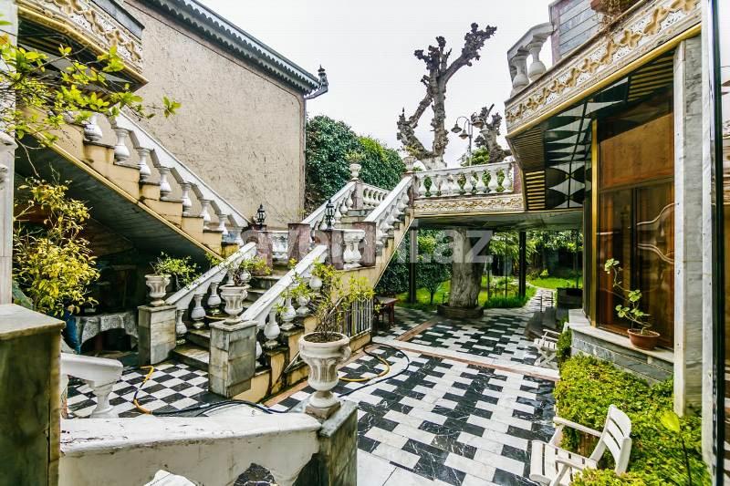 Sale, villa, 8 room, 700 m², Bakikhanov d.