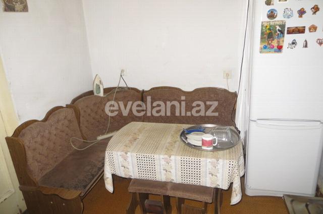 Satılır, köhnə tikili, 3 otaqlı, 72 m², Elmlər Akademiyası m.