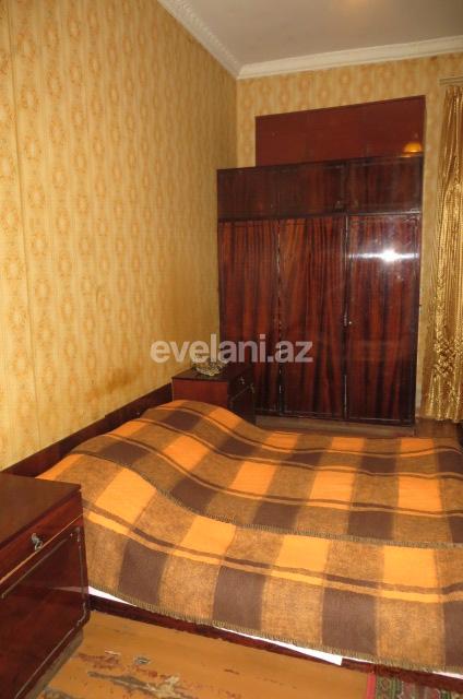 Satılır, köhnə tikili, 3 otaqlı, 72 m², Elmlər Akademiyası m.