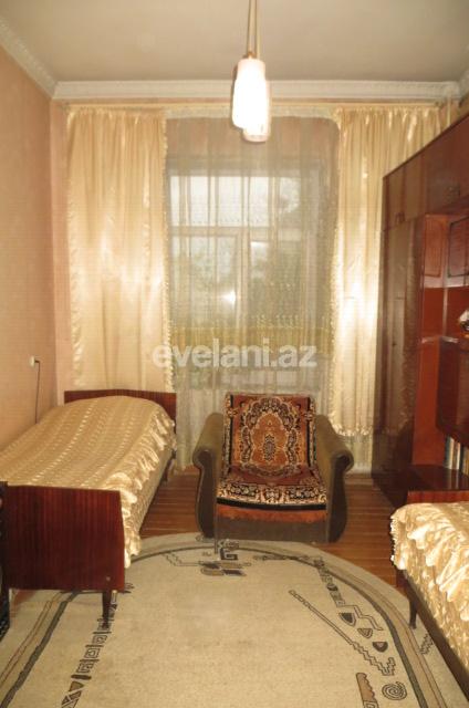 Satılır, köhnə tikili, 3 otaqlı, 72 m², Elmlər Akademiyası m.