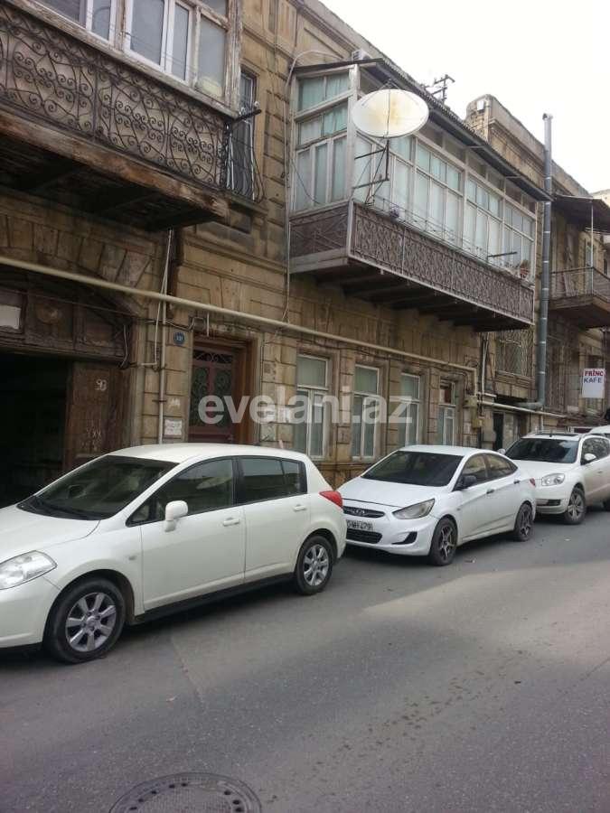 Rent, old building, 1 room, 30 m², Nizami m.