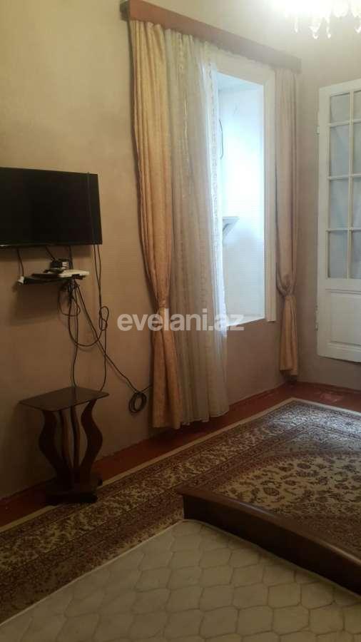 Rent, old building, 1 room, 30 m², Nizami m.