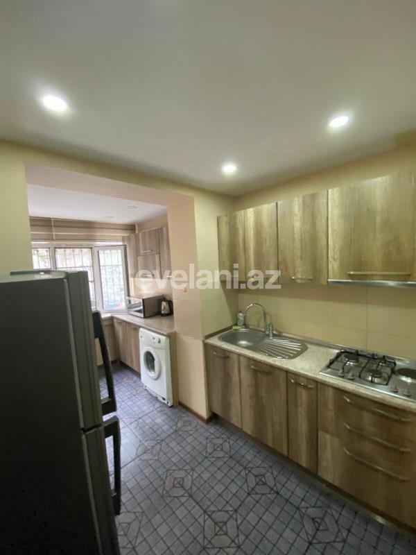 Satılır, köhnə tikili, 3 otaqlı, 76 m², Elmlər Akademiyası m.