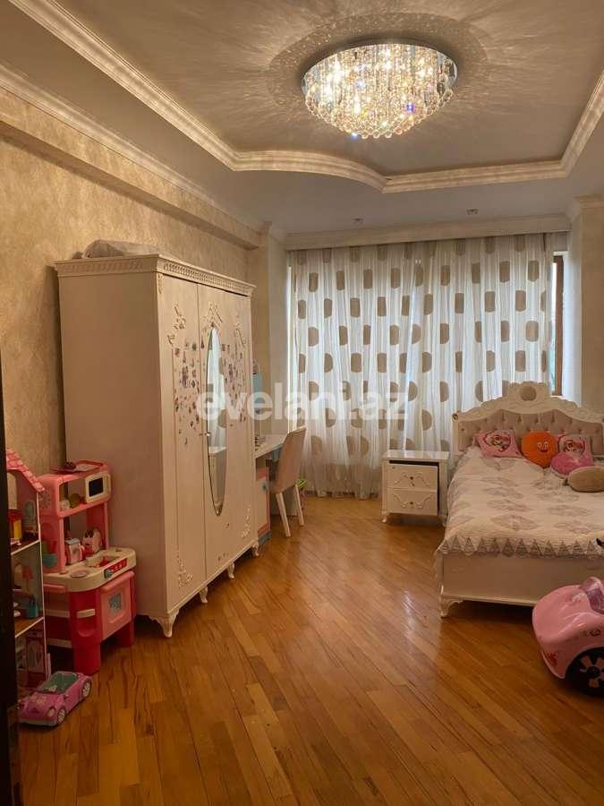 Satılır, yeni tikili, 3 otaqlı, 120 m², 8 Noyabr m.