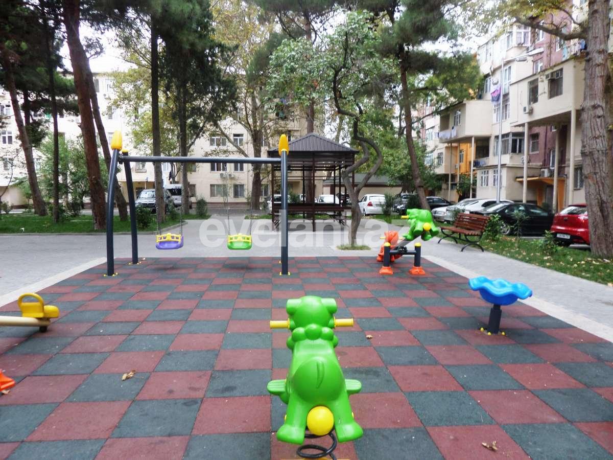 Продаётся, вторичка, 2-комнаты, 47 m², Азадлыг проспекти m.