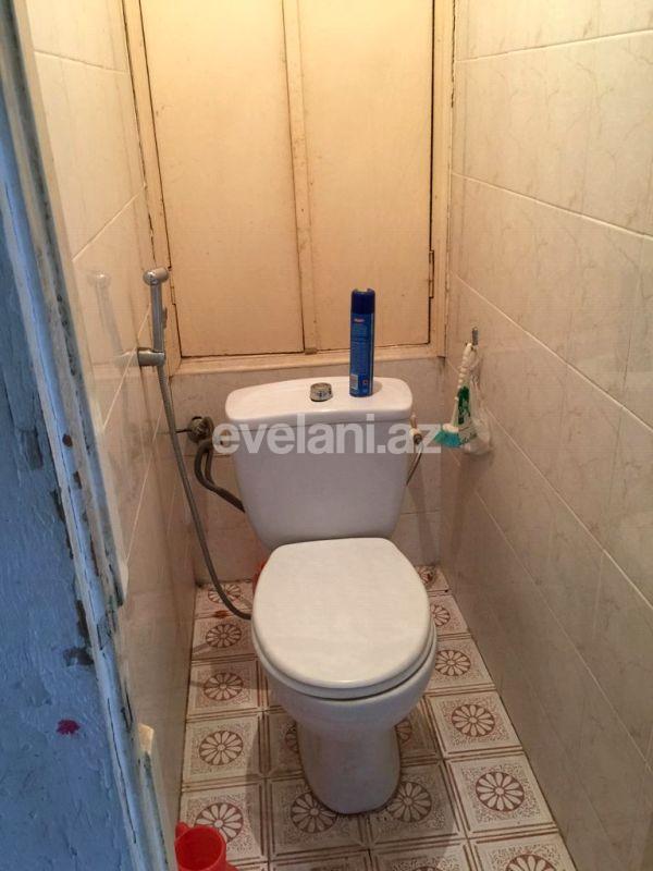 Satılır, köhnə tikili, 2 otaqlı, 70 m², İnşaatçılar m.