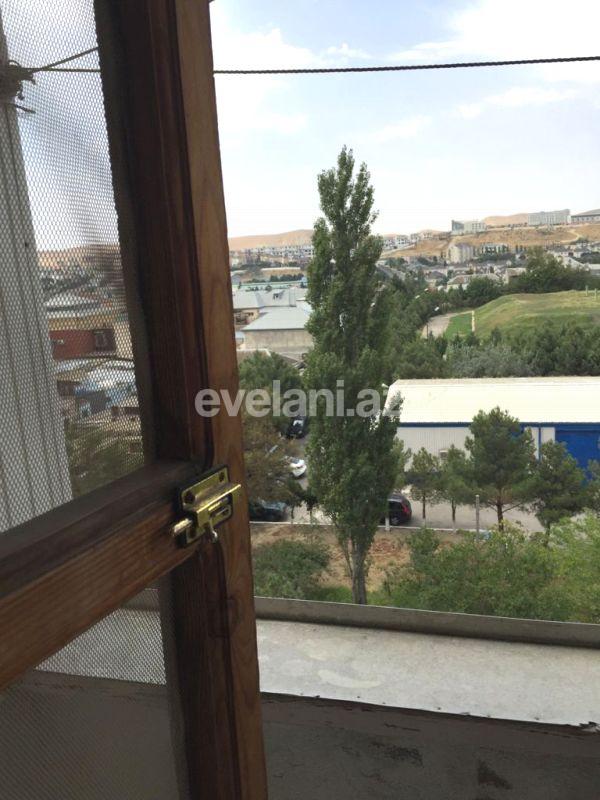 Satılır, köhnə tikili, 2 otaqlı, 70 m², İnşaatçılar m.