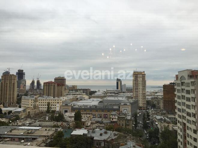 Satılır, yeni tikili, 4 otaqlı, 351 m², 28 may m.