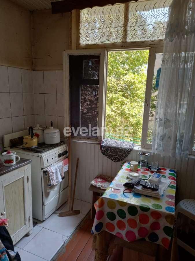 Satılır, köhnə tikili, 2 otaqlı, 35 m², İnşaatçılar m.