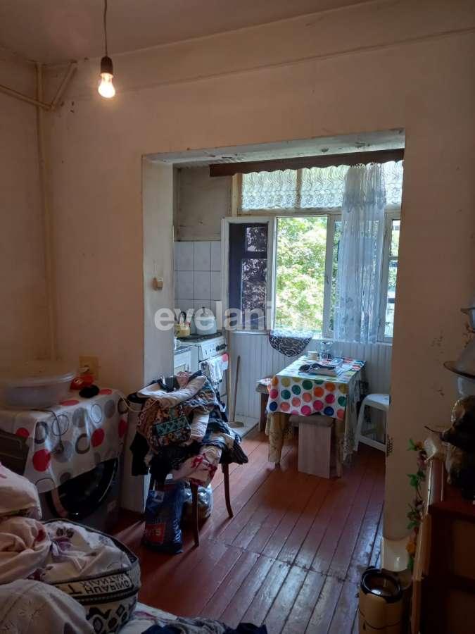 Satılır, köhnə tikili, 2 otaqlı, 35 m², İnşaatçılar m.