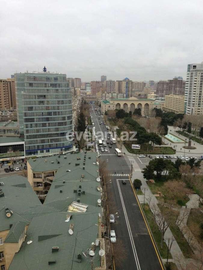 Satılır, yeni tikili, 3 otaqlı, 140 m², 28 may m.