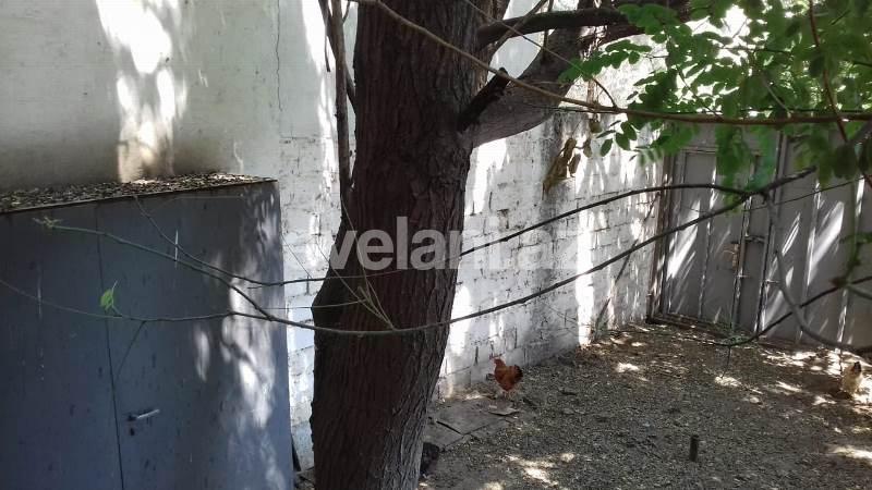 Satılır, köhnə tikili, 3 otaqlı, 70 m², Azadlıq prospekti m.