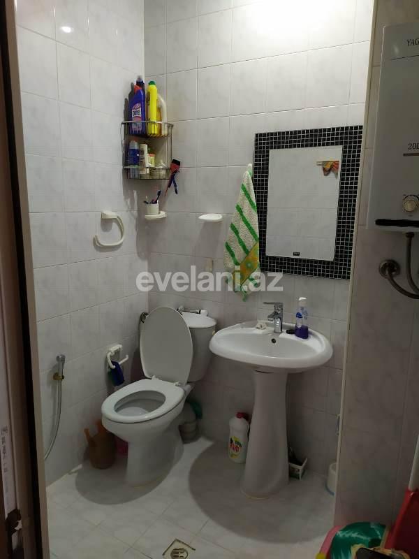 Satılır, köhnə tikili, 2 otaqlı, 52 m², Azadlıq prospekti m.